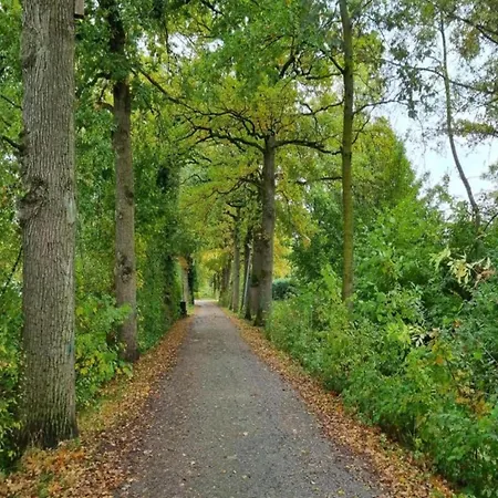Detached Near Nijmegen 度假居 *