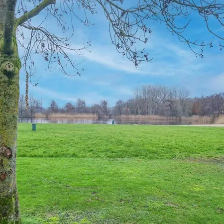 Detached Near Nijmegen 度假居 Ewijk